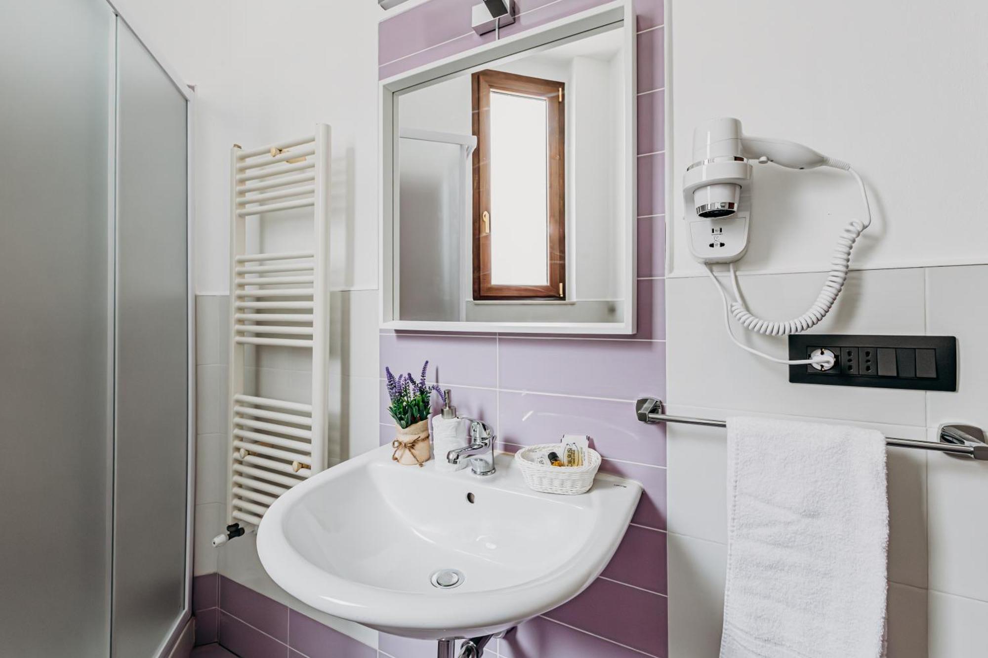 Green Leaves Apartment Syracuse Bagian luar foto